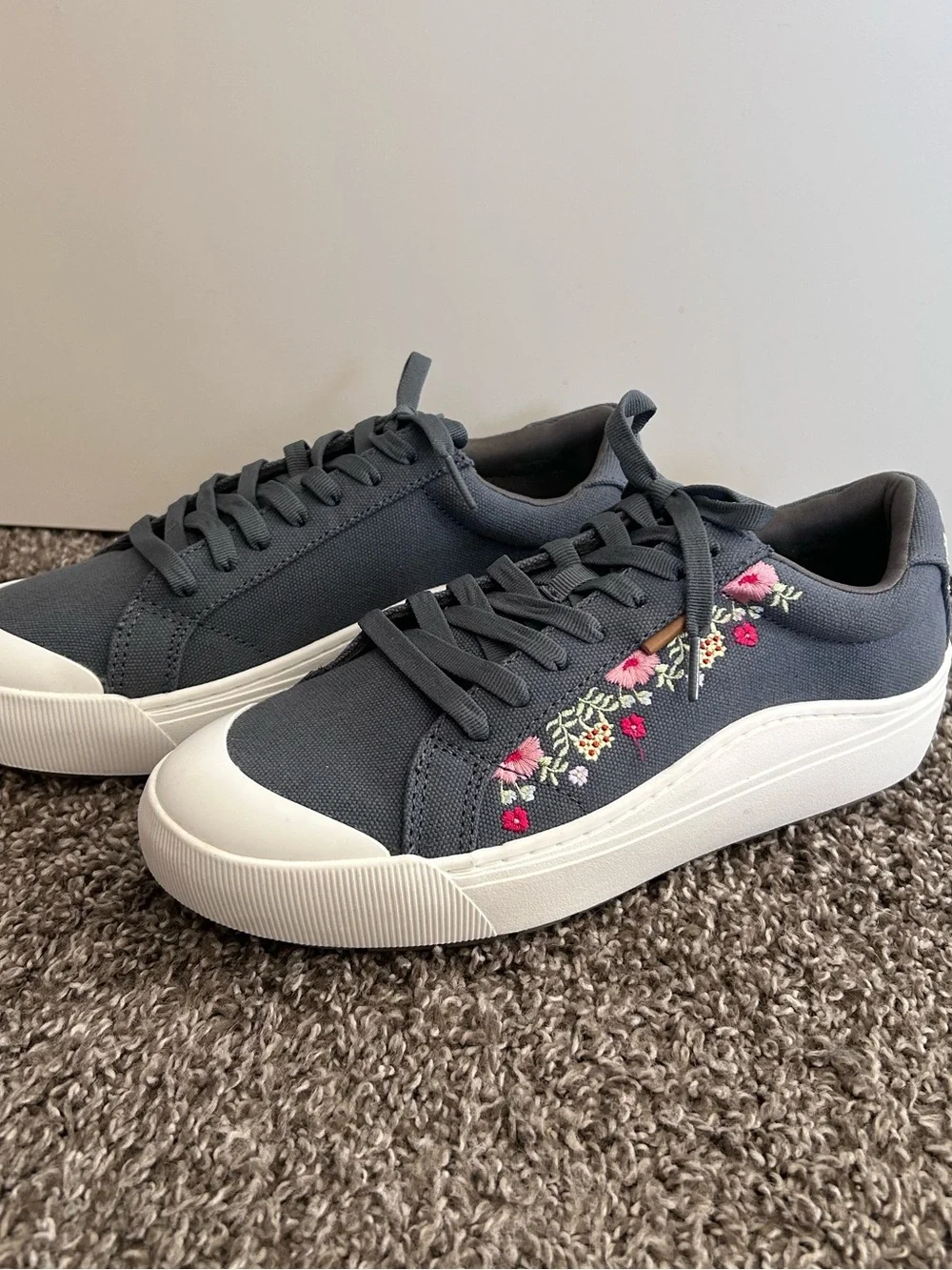 NEW Dr. Scholl’s Time Off Platform oxide blue embroidered floral sneaker 9-1/2